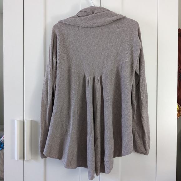 Light cardigan - Picture 2 of 2